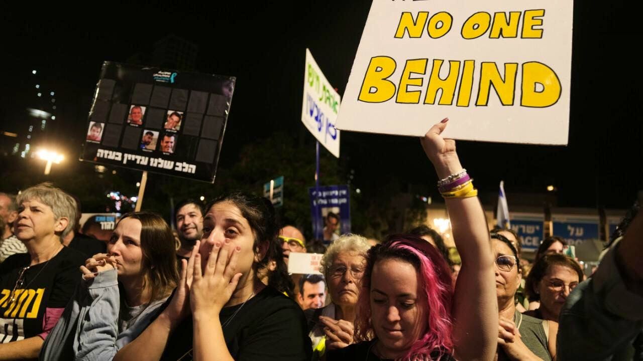 Israel. Former Hamas hostages demand return of remaining bodies