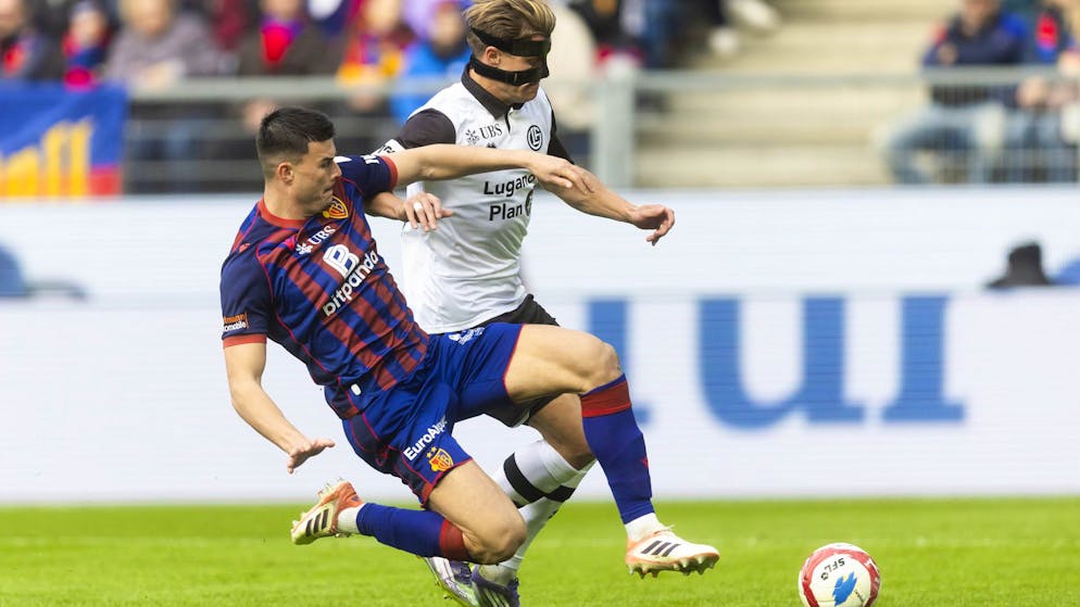 Video ticker. Shaqiri misses penalty - Saipi with brilliant save