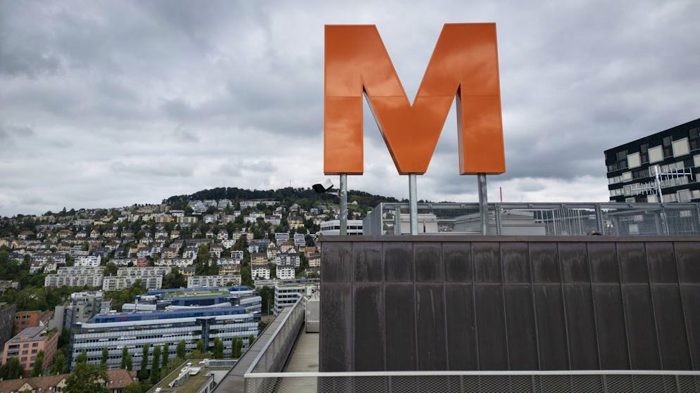 Das Migros Hochhaus an der Zürchert Pfingstweidstrasse: Der Detailhändler schlägt im Pèreiskampf mit den ^Herstellern offenbar härter zu als früher.