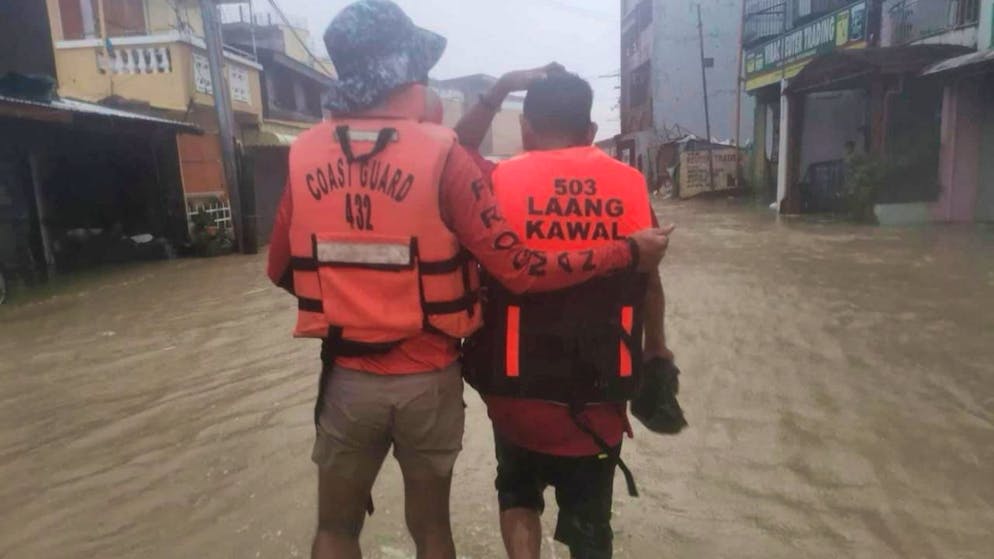 Maltempo. Il super tifone Fung-wong devasta le Filippine, oltre un milione di evacuati