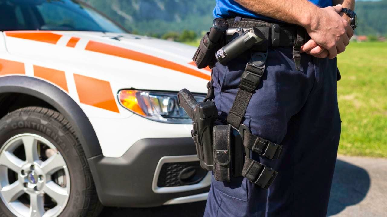 Aktuell. Glarner Kantonspolizei setzt Schusswaffe gegen Gewalttäter ein