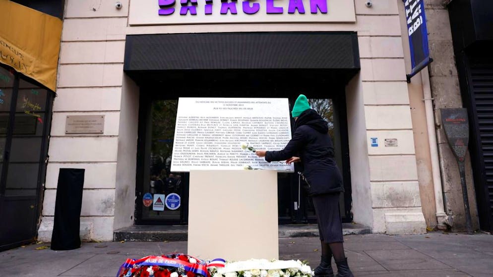 La Francia si prepara alle celebrazioni in omaggio ai 130 morti e oltre 350 feriti colpiti dai vilenti attacchi terroristici del 13 novembre 2015 (foto archivio).