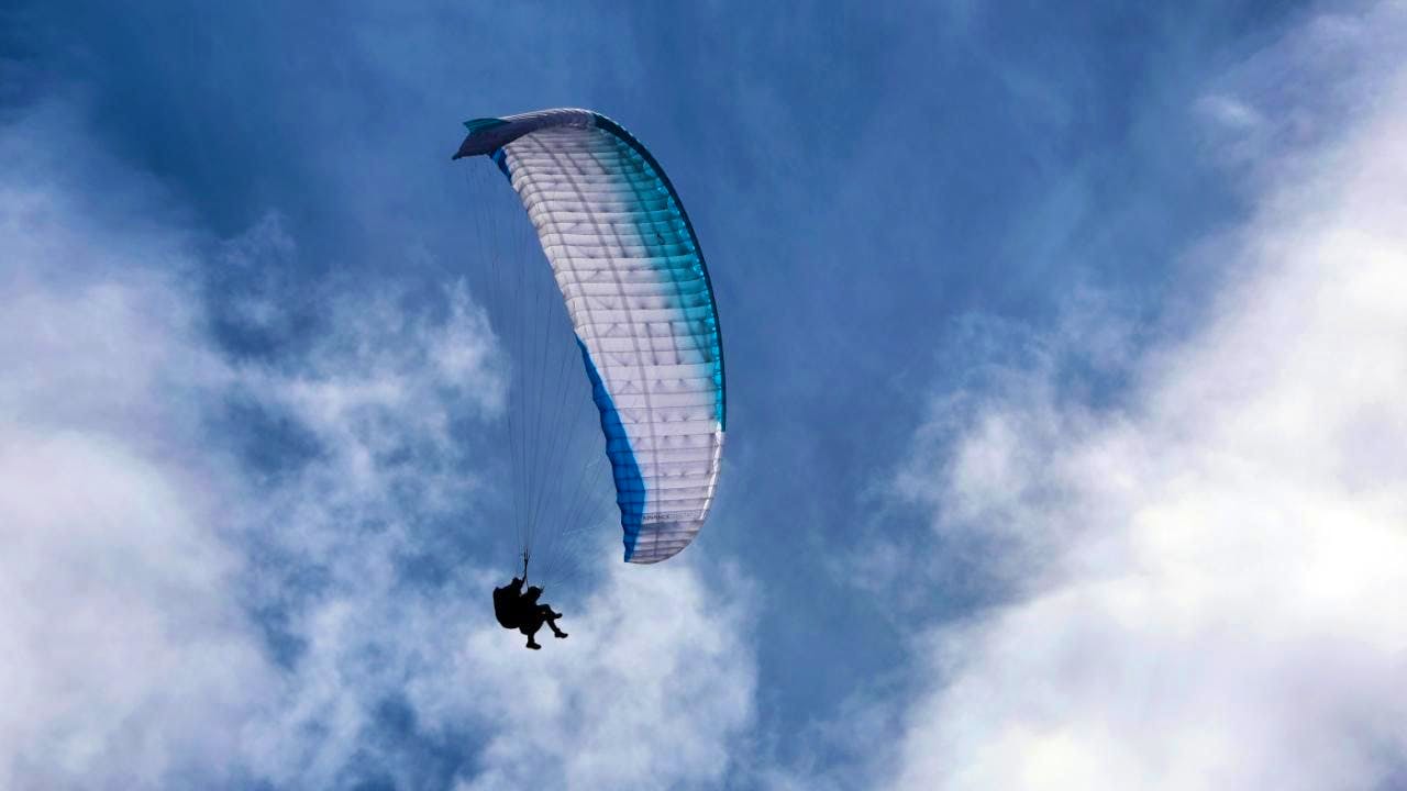 Paragliding accident. Two paraglider pilots crash in the canton of St. Gallen