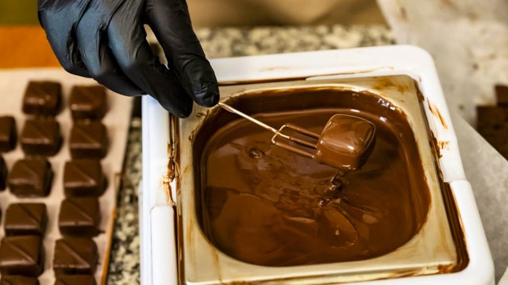 Ecco da cosa dipende. Il prezzo del cacao fa su e giù, ma il cioccolato resta caro