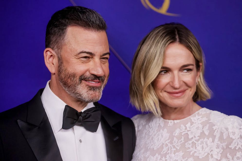 Jimmy Kimmel e Molly McNearney sono sposati dal 2013 e hanno due figli, Jane e Billy.