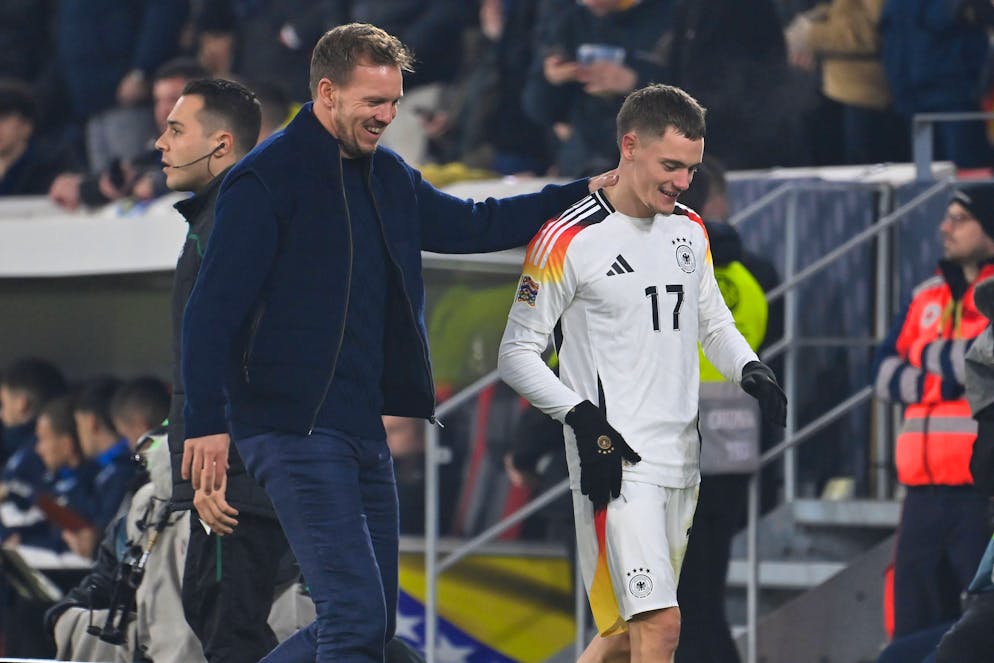 Julian Nagelsmann (à gauche) a défendu Florian Wirtz face aux critiques.