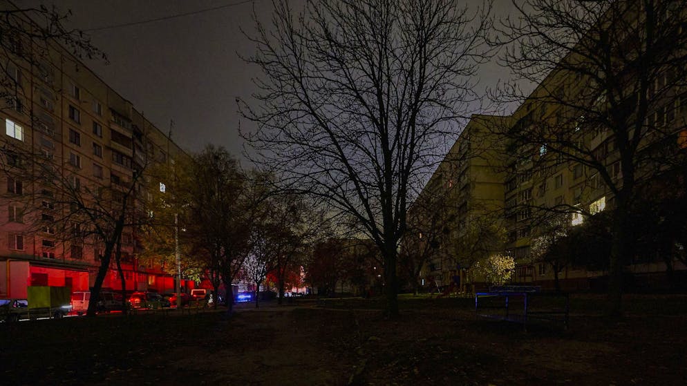 Ukraine-Ticker. Selenskyj: Reparaturarbeiten an Energieanlagen laufen mit Hochdruck +++ Auch in Russland fallen Strom und Heizung aus