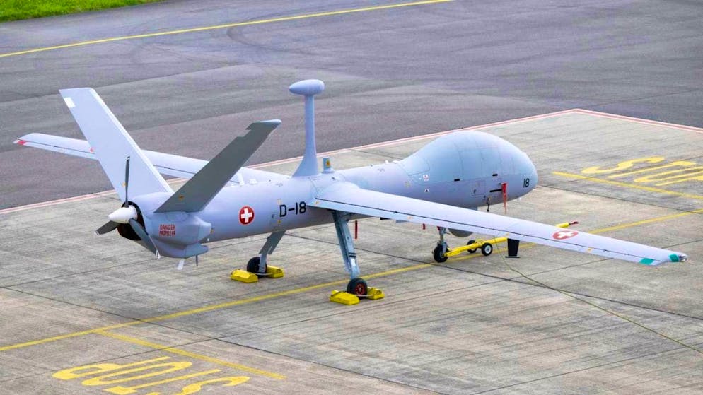 An Elbit reconnaissance drone at the Emmen LU military airfield. All drones and the associated material are to be delivered to the air force by the end of 2026, around seven years later than planned. (Archive image)