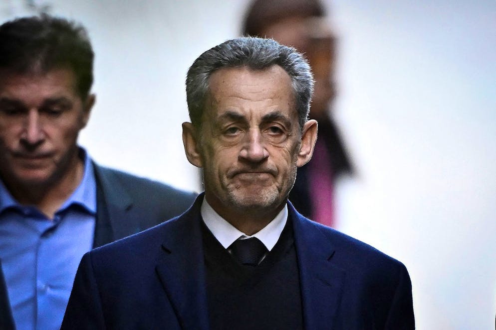 Frankreichs Ex-Präsident Nicolas Sarkozy das Gefängnis wieder verlassen.