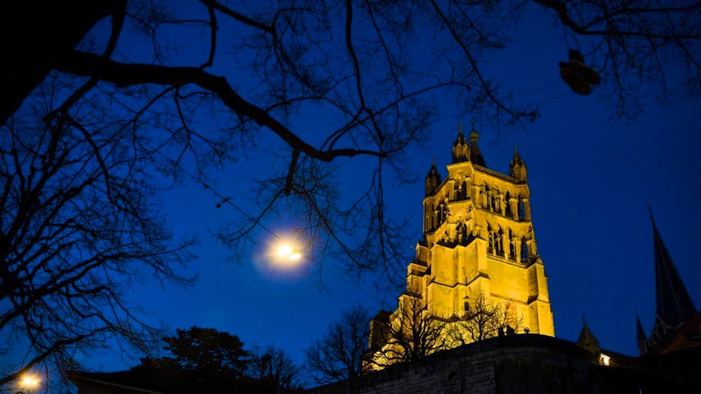 La cathédrale de Lausanne sera privée d'illumination nocturne pendant un peu moins de trois semaines. Son nouvel éclairage sera inauguré le 29 novembre (archives).