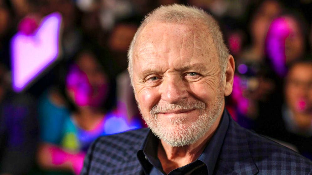 Anthony Hopkins is one of the greatest actors of our time. But behind the fame and iconic roles lies a chapter of his life that he suppressed for a long time: his alcohol addiction.