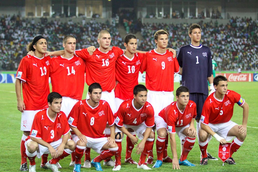So trat die Schweiz im WM-Finale von 2009 auf. Oben von links nach rechts: Ricardo Rodriguez, Bruno Martignoni, Pajtim Kasami, Nassim Ben Khalifa, Haris Seferovic, Benjamin Siegrist. Unten: Janick Kamber, Oliver Buff, Charyl Chappuis, Granit Xhaka, Frédéric Veseli.