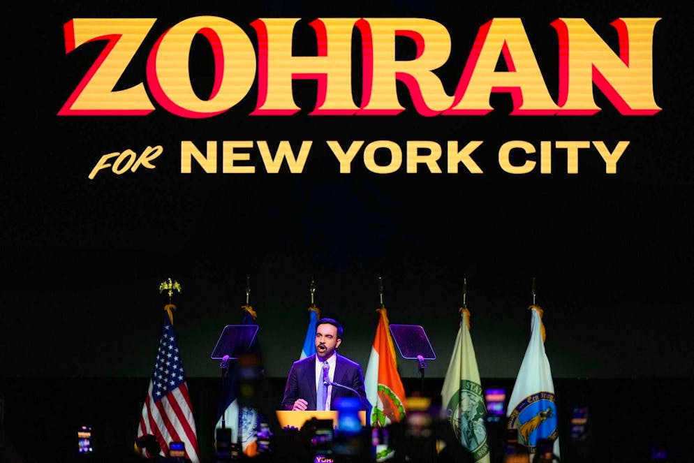 Zohran Mamdani ha vinto a sorpresa le elezioni del sindaco di New York.