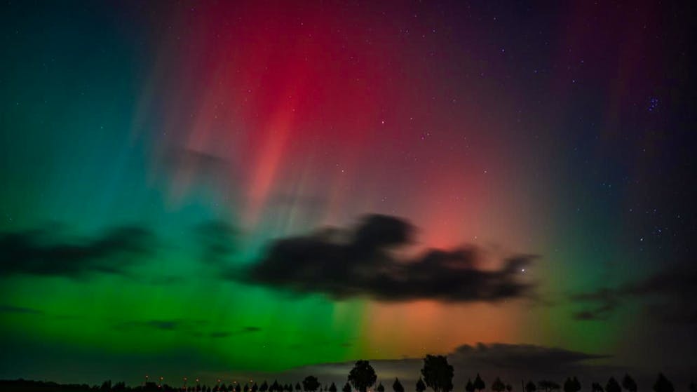 Fenomeno raro. La notte è stata illuminata da bellissime aurore boreali in Svizzera