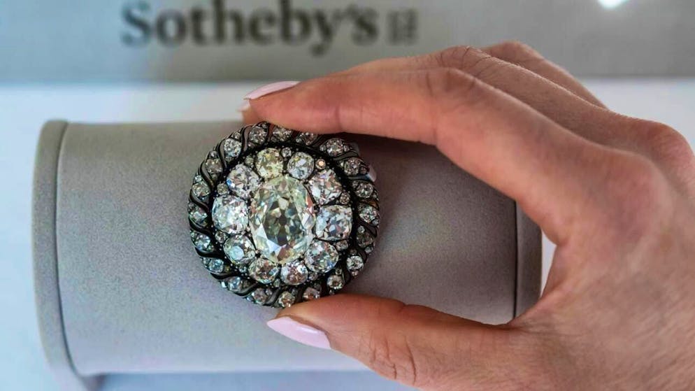 The diamond brooch was previously valued at an estimated price of 120,000 to 200,000 Swiss francs. (archive picture)