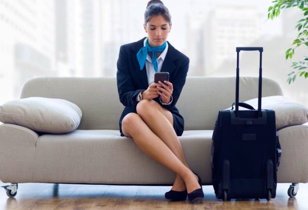 Die geheimen Codes der Flight Attendants. «Slam Clicker» ist die geheime Bezeichnung für ein langweiliges Crew-Mitglied, das lieber alleine bleibt, anstatt mit der ganzen Mannschaft Zeit zu verbringen. Der Begriff wird vor allem bei Übernacht-Aufenthalten verwendet, wenn «Slam Clicker» lieber im Hotelzimmer bleiben. «Slam» steht als Abkürzung für «slams the door» (schlägt die Tür zu) und «Clicker» ist die Abkürzung für «clicks the lock» (Geräusch beim Türverriegeln).