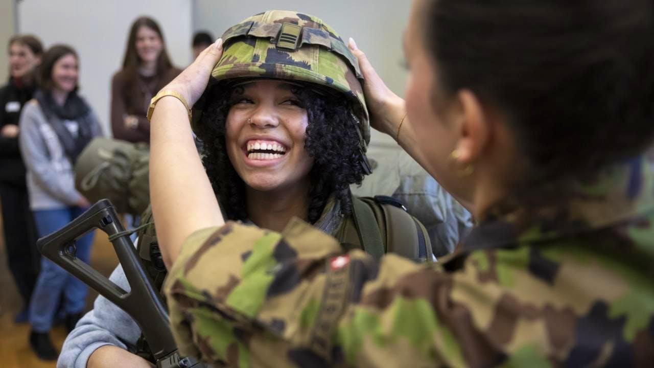 Verteidigung. Frauen sollen Orientierung zu Armee und Zivilschutz besuchen müssen