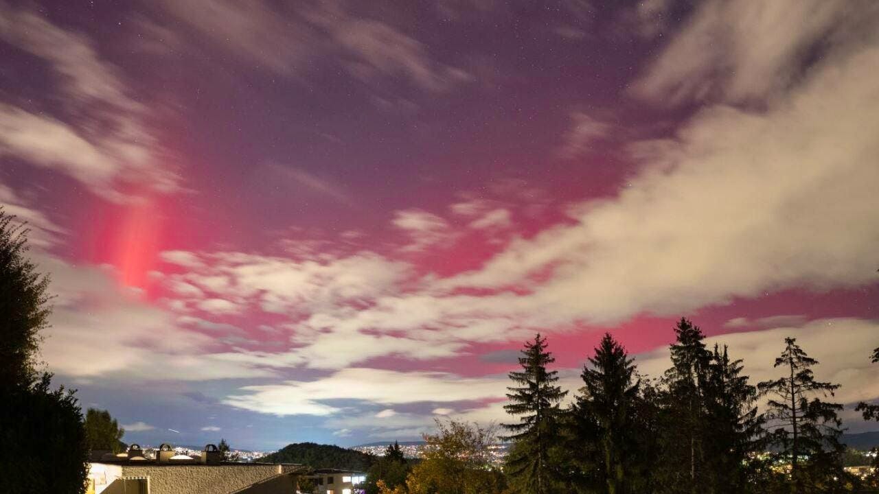Wetter. Polarlichter über der Schweiz wegen starkem Sonnensturm