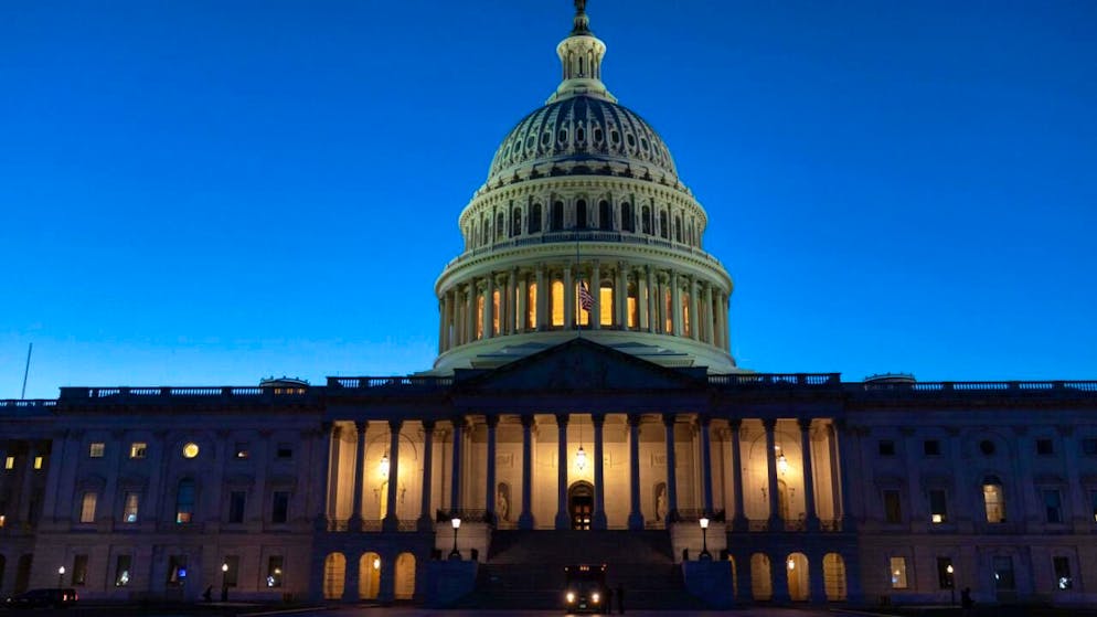 Das US-Kapitol ist bei Sonnenuntergang zu sehen. Foto: Jose Luis Magana/AP/dpa