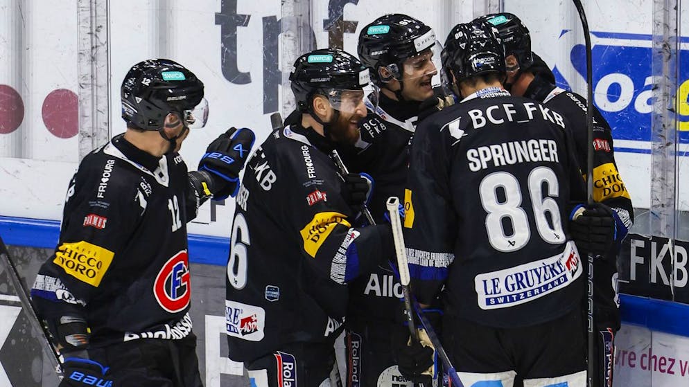 La joie des Dragons après leur quatrième but.