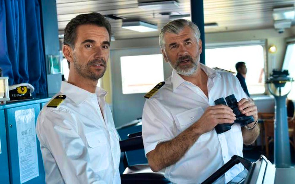 Florian Silbereisen (left) and Daniel Morgenroth share the command bridge on ZDF's "Traumschiff".