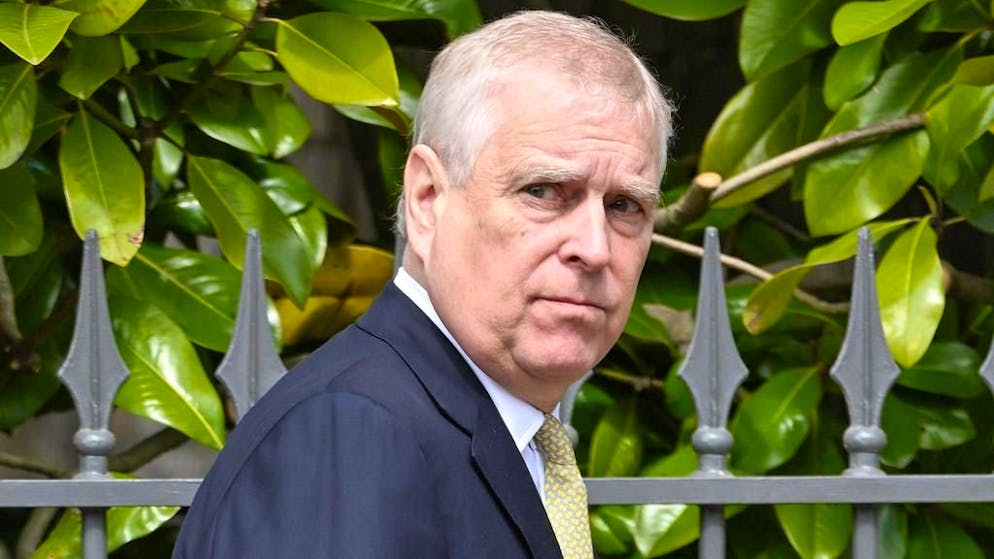 Nouveau nom de famille?. L'ancien prince Andrew pourrait encore être rebaptisé