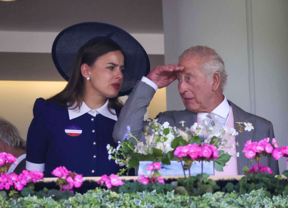 Le roi Charles III avec Sophie Winkleman, au Royal Ascot en 2025.