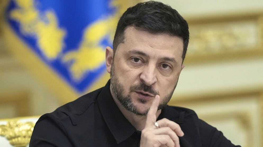 Corruzione e guerra. Scandalo a Kiev: Zelensky silura due ministri travolti da tangenti
