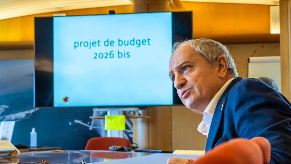 Le conseiller administratif de la Ville de Genève Alfonso Gomez a présenté une deuxième mouture du projet de budget 2026. Le déficit annoncé atteint 69,3 millions de francs.