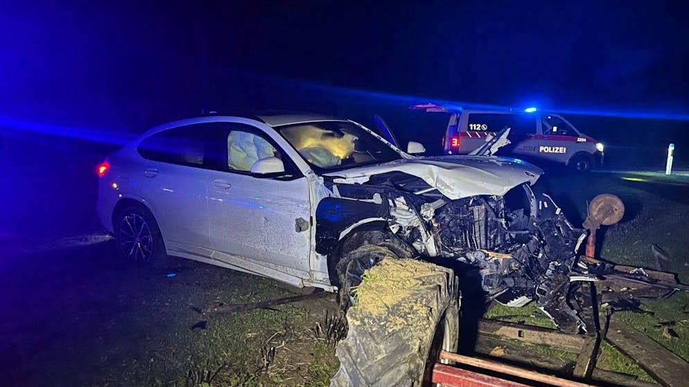 Vom Aargau bis ins Baselbiet. Jugendlicher Autodieb fährt BMW auf der Flucht zu Schrott