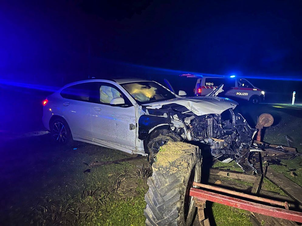 Auf der Flucht demoliert einer der beiden mutmasslichen Autodiebe den BMX X4 und wird wenig später festgenommen – genau wie der zweite Täter, der den X6 verschrottet.