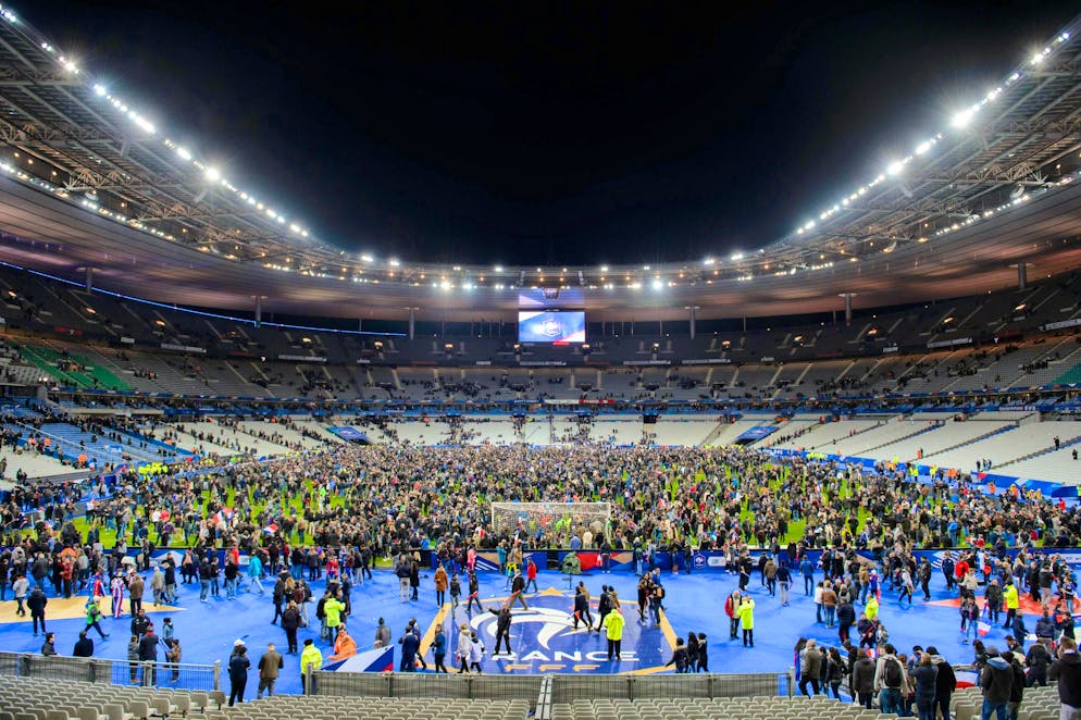 After the match, the fans of both teams stand on the pitch and are not allowed to leave the stadium.
