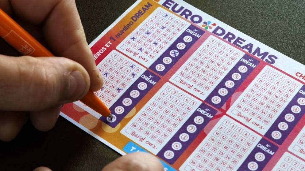 Proposé en Suisse et dans sept autres pays européens, le jeu Eurodreams offre un gain principal sous forme d'une rente mensuelle de 22'222 francs pour une durée de 30 ans.