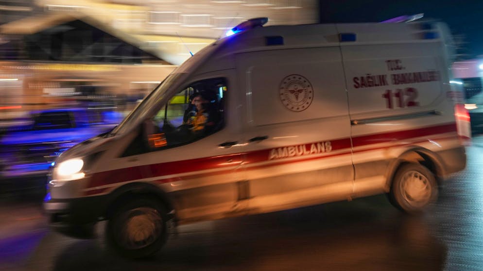 Death by street food in Istanbul?. Two more tourists in hospital with symptoms of poisoning