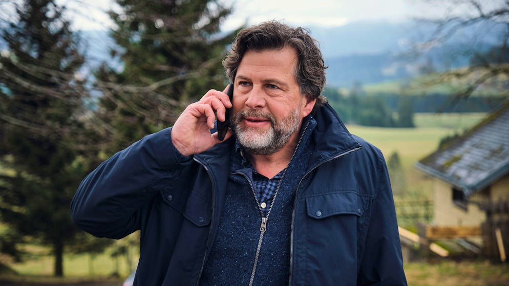 «Tatort» im Check: Das haben Ermittler Berg und sein Schauspieler gemein. Kommissar Friedemann Berg (Hans-Jochen Wagner) bekommt Besuch von seinem aus der Psychiatrie entwichenen Bruder – und zwei undurchsichtigen Begleitern.