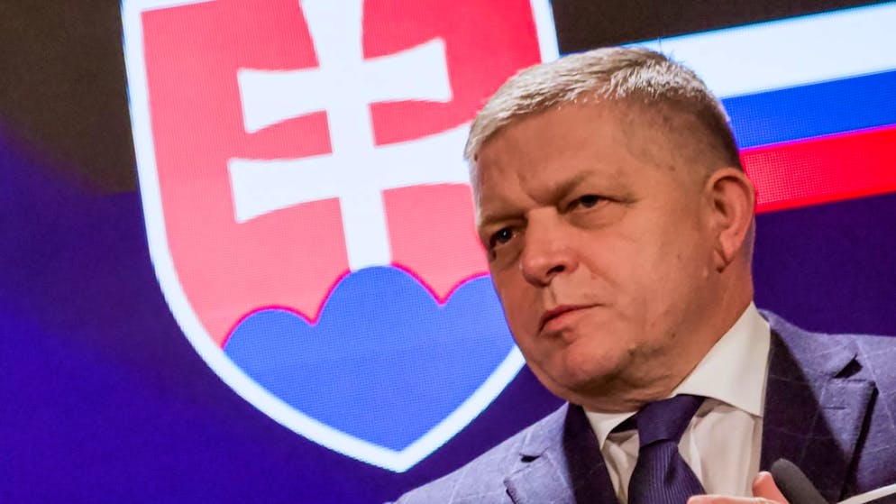 L'opinione pubblica è insoddisfatta dell'attuale governo.