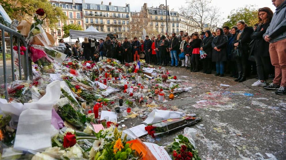 Dallo Stade de France al Bataclan. Dieci anni dopo Parigi ricorda gli attacchi terroristici dell'Isis