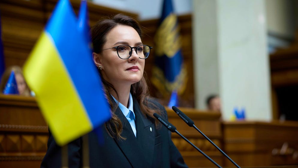 Die ukrainische Regierungschefin Julia Swyrydenko hat eine schärfere Kontrolle von Staatsbetrieben angekündigt. (Archivbild)