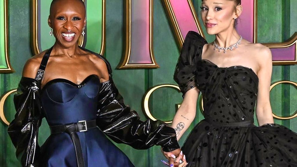 Première de Wicked. Ariana Grande agressée par un fan