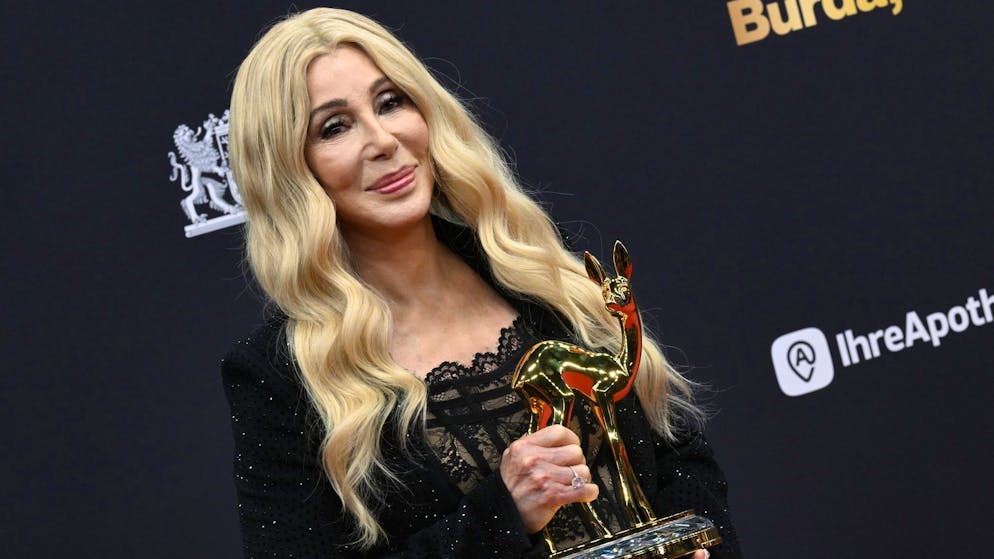 Glamour, Superstars und ein irrlichternder Thomas Gottschalk - Gallery. Cher wurde mit einem «Legenden»-Bambi geehrt.