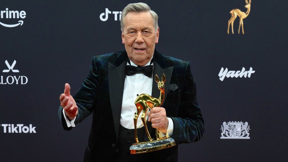 Glamour, Superstars und ein irrlichternder Thomas Gottschalk - Gallery. Roland Kaiser bekam den Bambi für sein Lebenswerk.