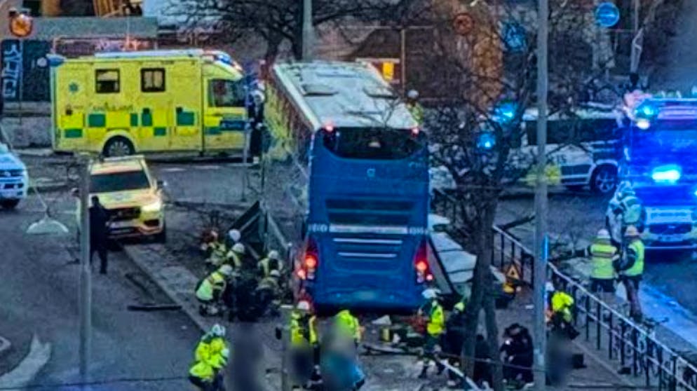 Serious incident in Stockholm. Bus crashes into bus stop - fatalities and injuries