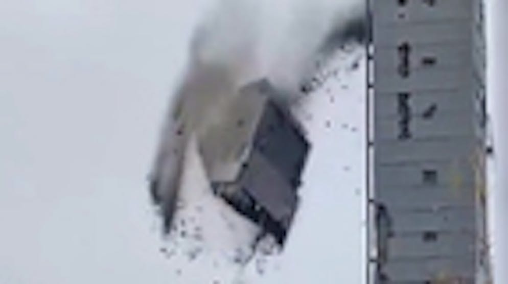 At least two people injured. Part of a building collapses uncontrollably - video shows shocking moment