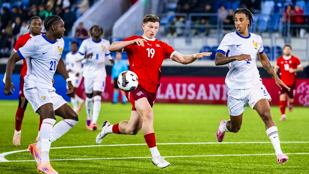 Alessandro Vogt gives Switzerland a temporary lead against France.