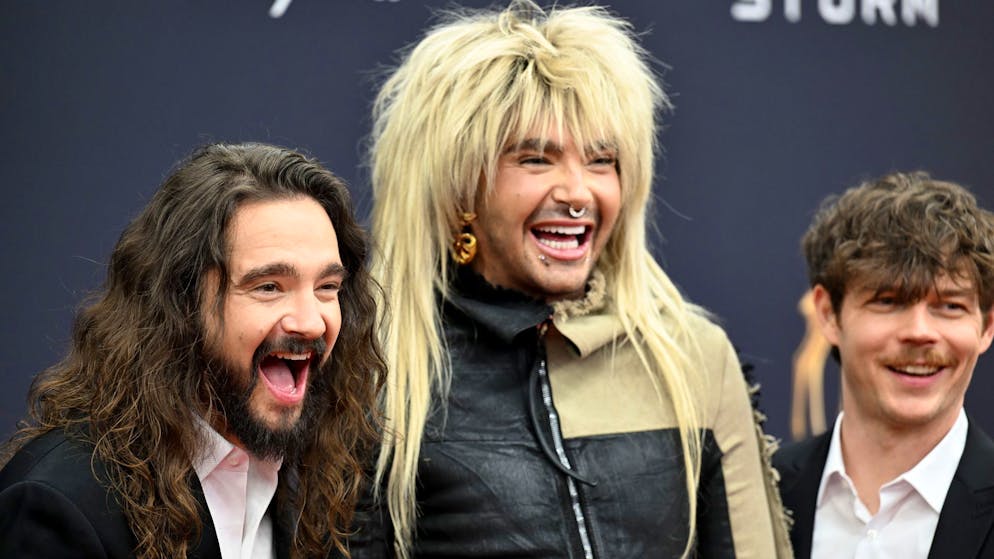 Glamour, Superstars und ein irrlichternder Thomas Gottschalk - Gallery. Tom Kaulitz (l.), Bill Kaulitz (M.) und Tokyo-Hotel-Bassist Georg Listing (r.) bei der Bambi-Verleihung am Donnerstag bei München.