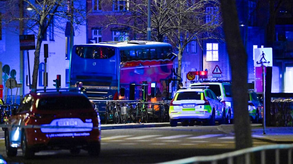 Svezia. Bus si schianta contro una fermata, diversi morti a Stoccolma