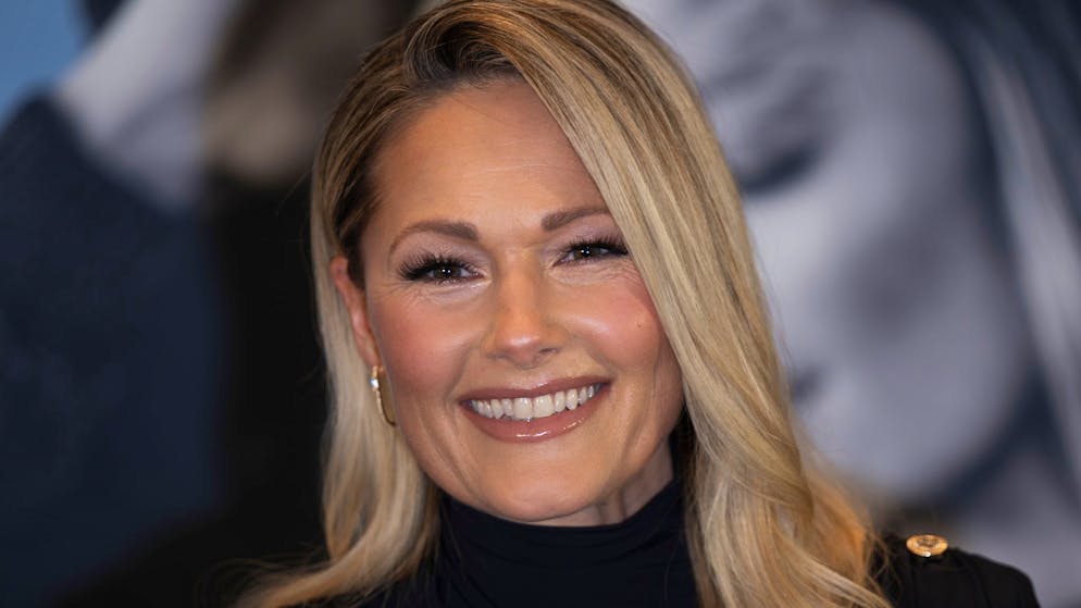 Emotional pop star on the verge of a comeback. Helene Fischer: 
