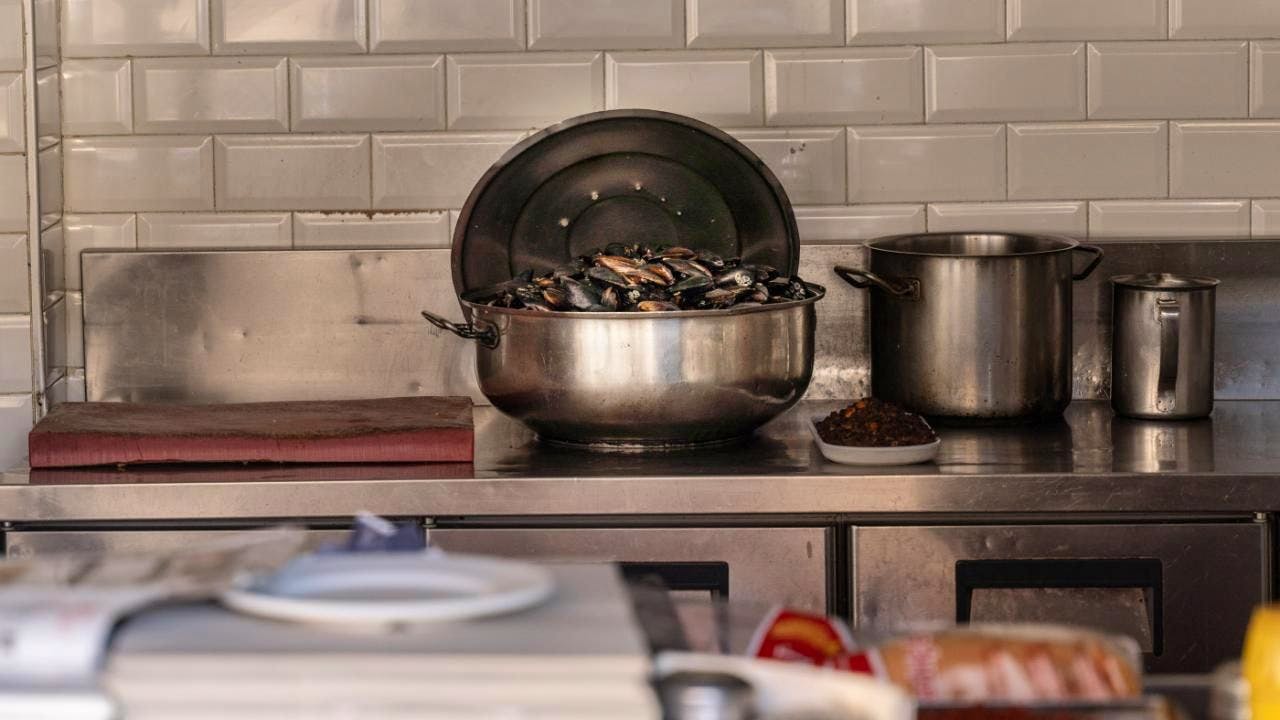 Deutschland. Hamburger Mutter und Kinder in Türkei beigesetzt