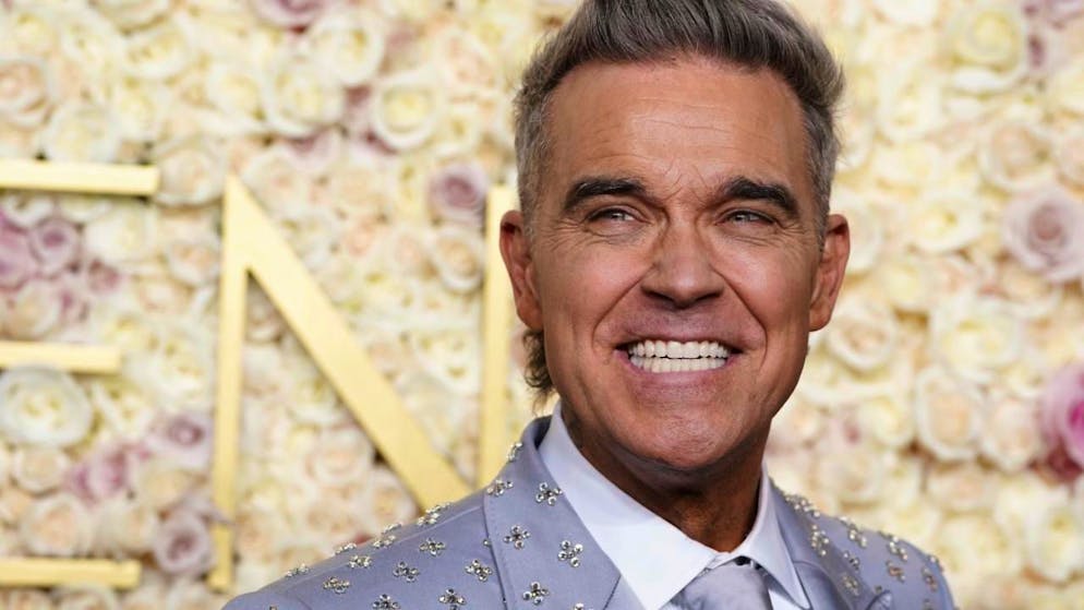 Robbie Williams mette in guardia dai farmaci per perdere peso.