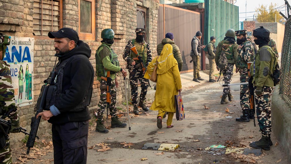 Neun Tote. Beschlagnahmter Sprengstoff explodiert in Polizeiposten in Kaschmir